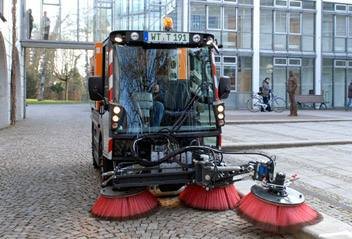 100% Electric Road Sweeping Machine